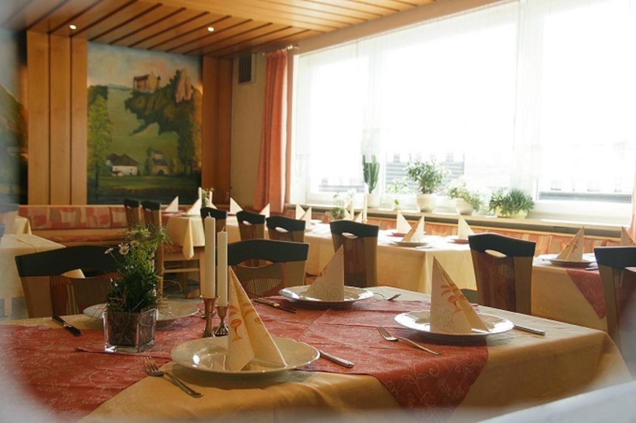 Landgasthof Zur Linde Riedenburg Exteriör bild